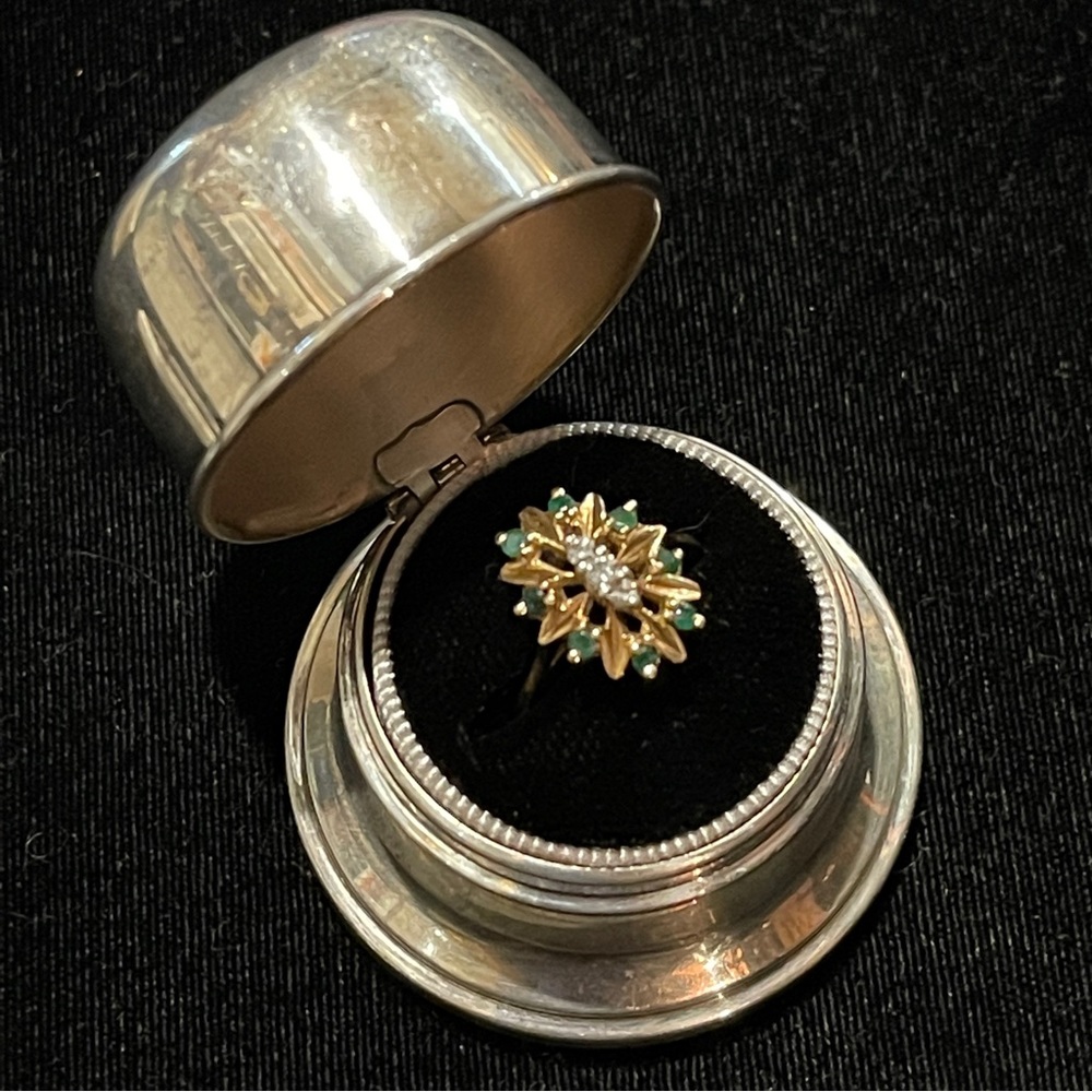 ✨Beautiful 14K Gold Emeralds Ring